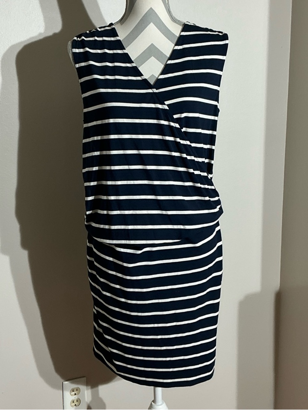 Ann Taylor Medium Navy and White Striped Sleeveless Midi Dress